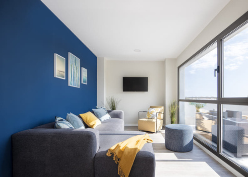 Habitación con baño privado + apartamento compartido 