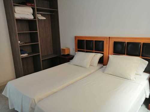 Total renovated rooms behind Plaza de la Merced.