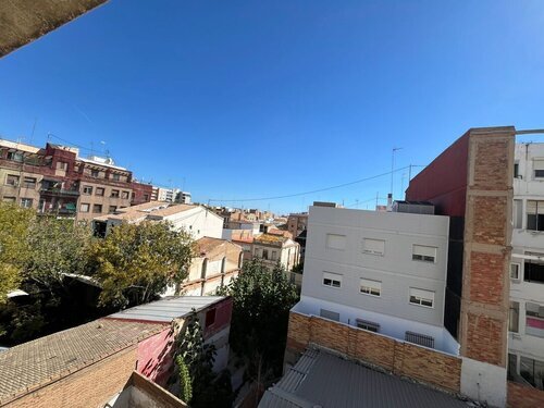 Habitación grande en piso de dos persons en El Cabanyal