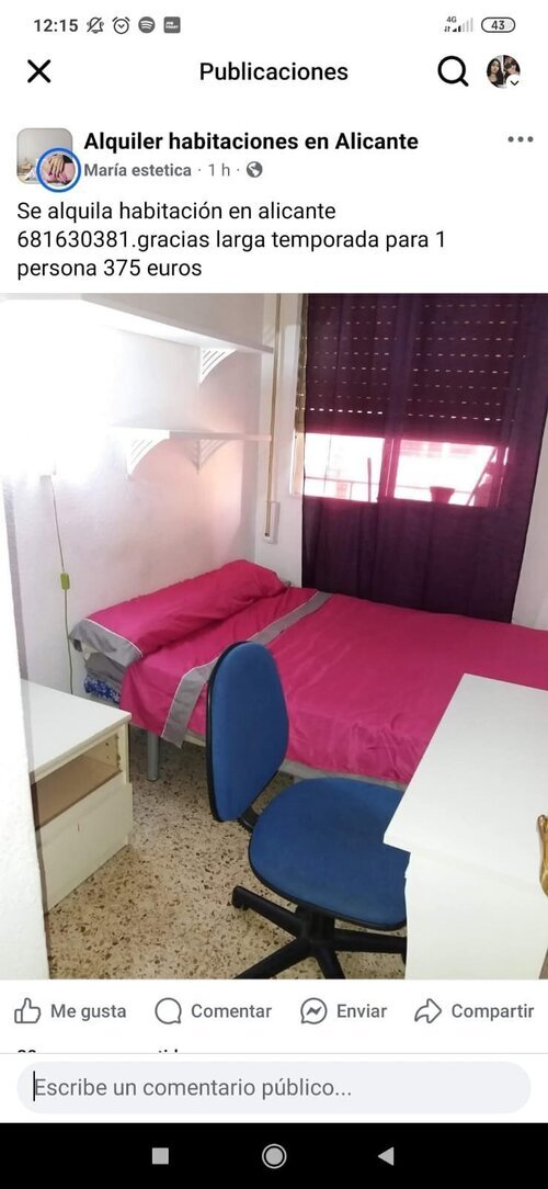 Habitación con mucha luz, con TV
