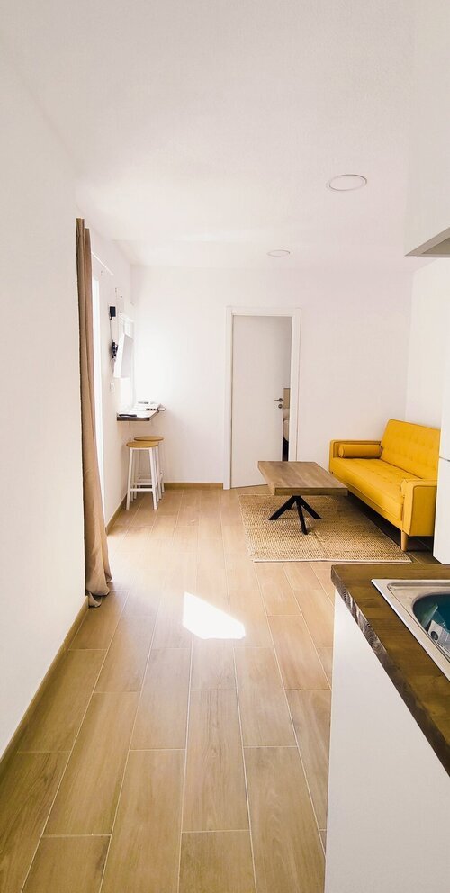 Habitación luminosa piso reformado calle Sevilla 