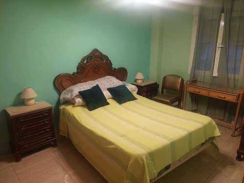 Alquile Piso de 3 habitaciones, con terraza en Ventas 