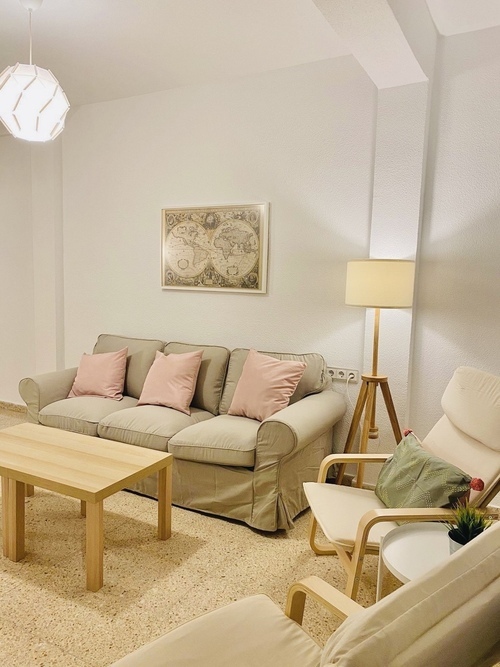 Piso de 3 habitaciones con balcón en Vistalegre