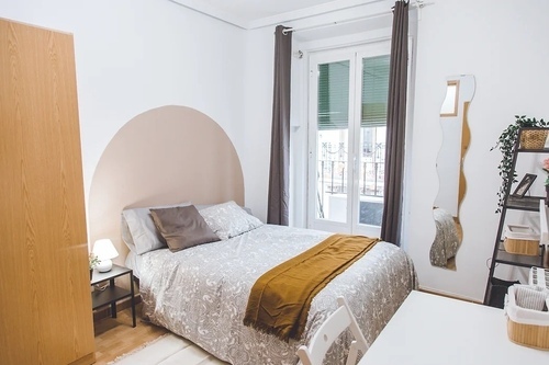 Habitación, con balcón en Lavapiés