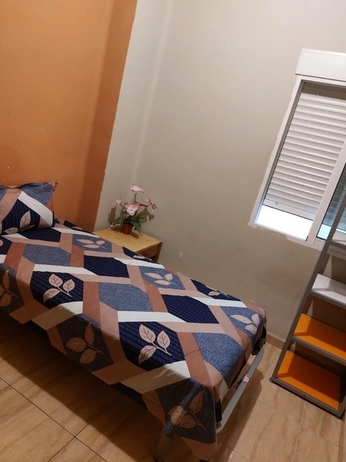 Couple friendly room with balcony in Montolivet