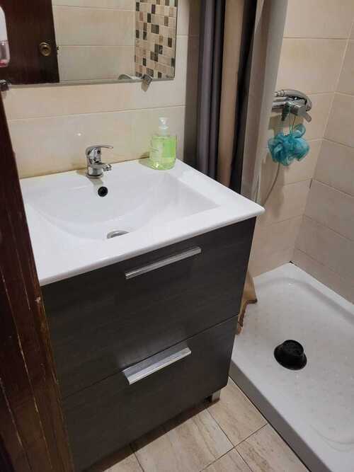 SOLO CHICAS. Se alquila enhabitacion en pico partido. 