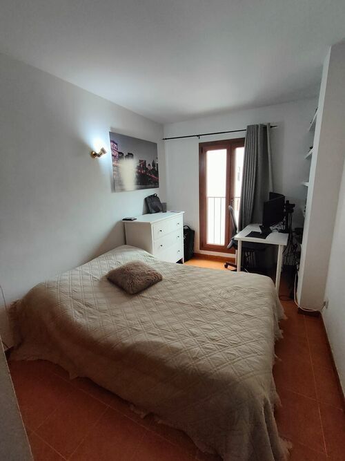 Habitación luminosa junto al Paseo Marítimo de Palma.