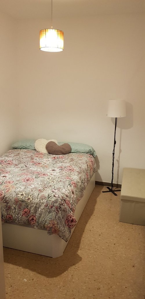 Habitación individual para chica que trabaje o estudie