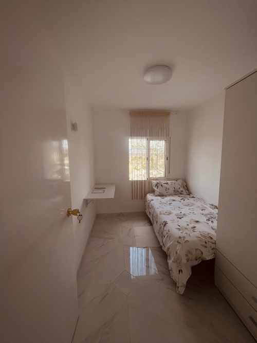 Habitación luminoso, equipado 
