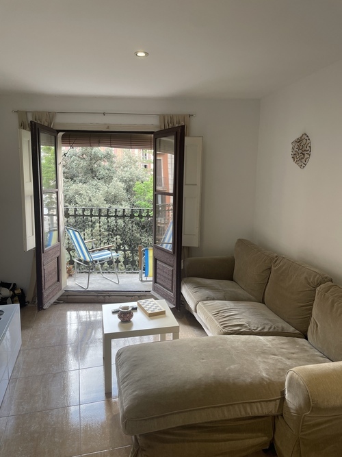Charming flat with balcony in Gothic Quarter