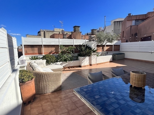 Atico with private terrace for rent in Sant Antoni 