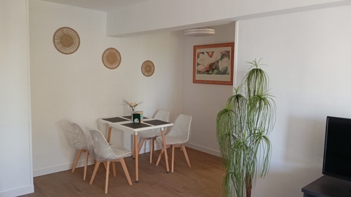 PISO CON TRES HABITACIONES PARA ESTUDIANTES