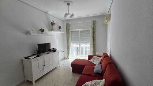 Habitación en Nervión con aire acondicionado y balcón