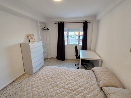 🏠 Double Room for Rent in Shared Apartment – Málaga