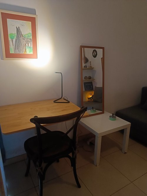 Habitación con mucha luz, con baño privado