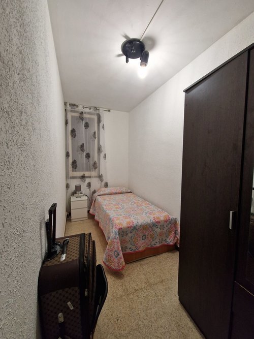 1 Habitacion cómodas con TV en Sant Andreu de Palomar