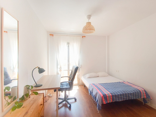 HABITACIÓN DOBLE EXTERIOR SOLEADA CENTRO CON BALCÓN! :)