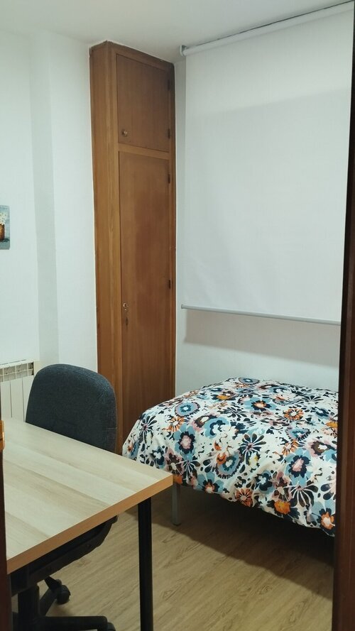 Habitación junto Universidad de la Merced
