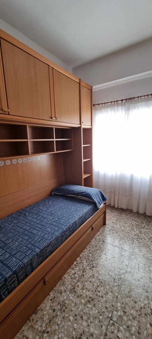 Chicas. Habitación chicas en Alicante 