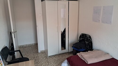 Habitación con mucha luz en La Flota 