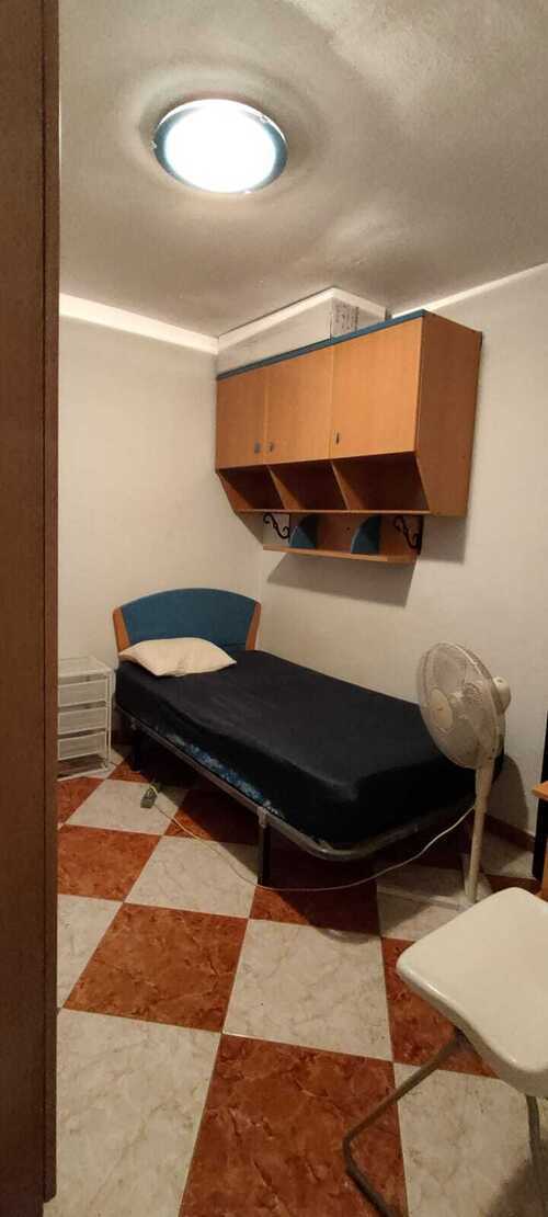 Habitación individual en piso compartido.
