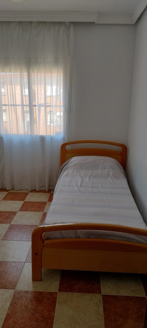 Se alquilan 1 habitación cerca al metro.