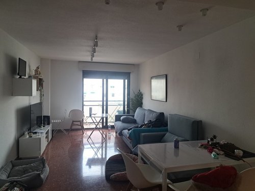 Habitación con mucha luz,calefacción, aire y estudio...