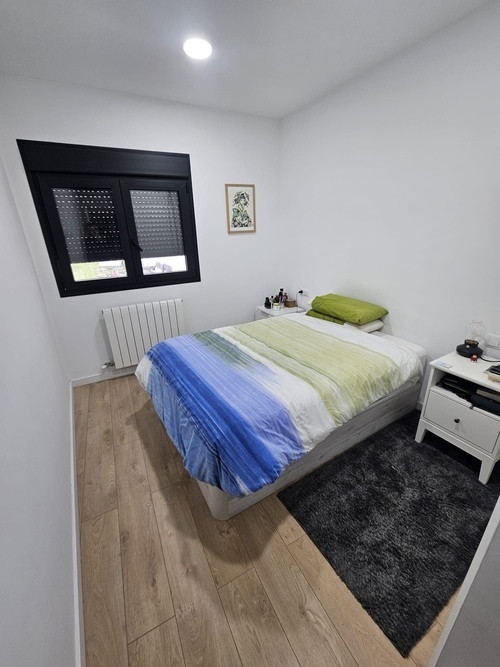 Habitacion con armario empotrado.