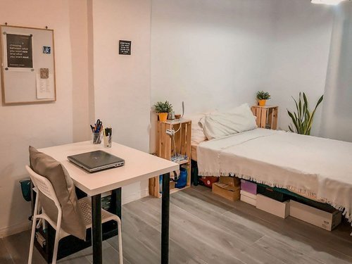 Habitación amplía y luminosa en el Centro
