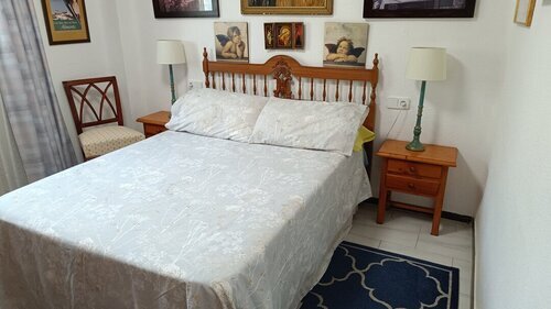 Amplia habitación con mucha luz en Girón