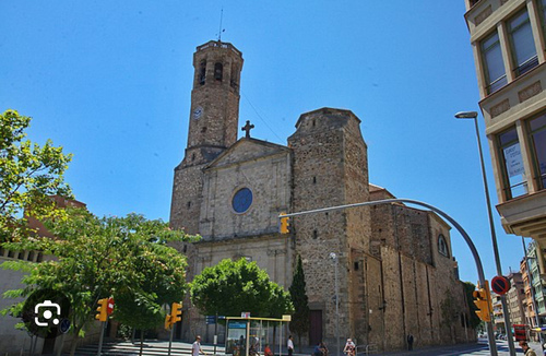 SARRIA!!! Piso de 2 hab en el casco antiguo! 