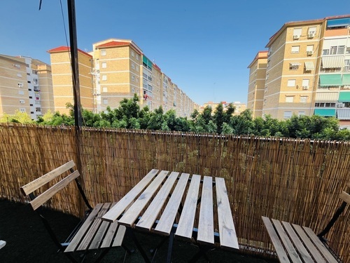 Amplia habitación con balcón privado