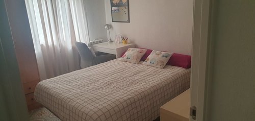 Habitación confortable en casa tranquila 