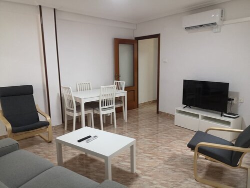 Piso de 4 habitaciones en Calle Caravija 