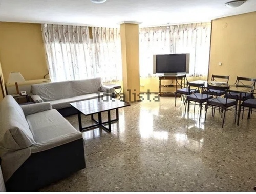 Habitación libre en el centro de Valencia