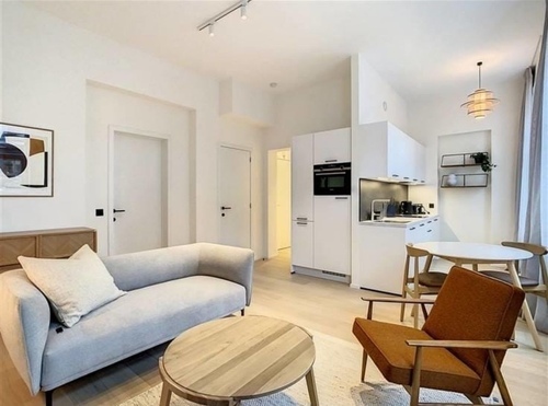 Estudio en zona céntrica (retiro)