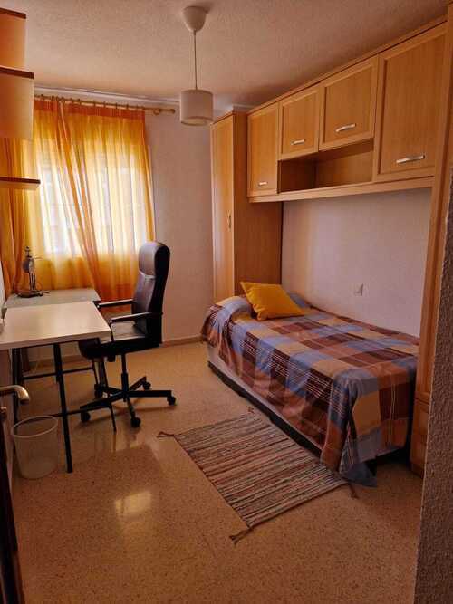 Habitación a 2 minutos del Hospital Carlos haya