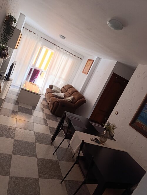 Habitación con cama doble , servicios incluidos.