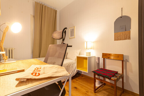 R0442 Hab  en San gervasi 

