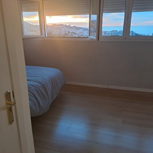 buardilla inmensa con 8 ventanales al mar 