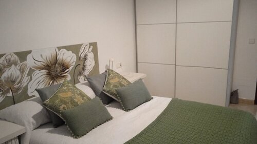 Habitación con mucha luz, con balcón en Bons Aires