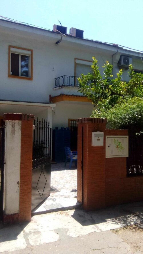 habitación con mucha luz