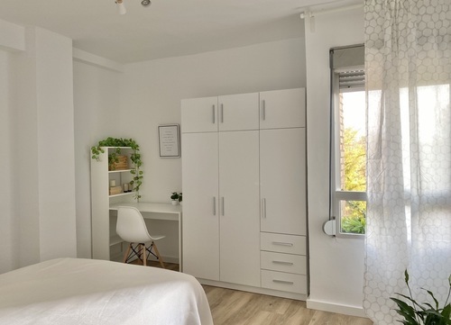 Habitación grande a partir del 1 Noviembre