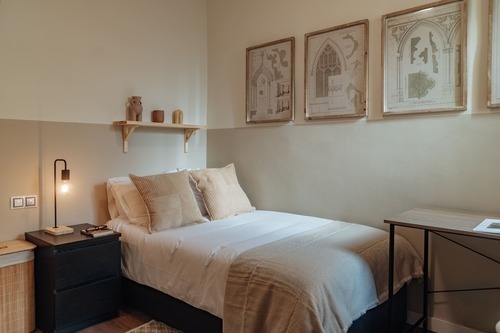 Bright Single Room in a Calm & Well-Connected Area