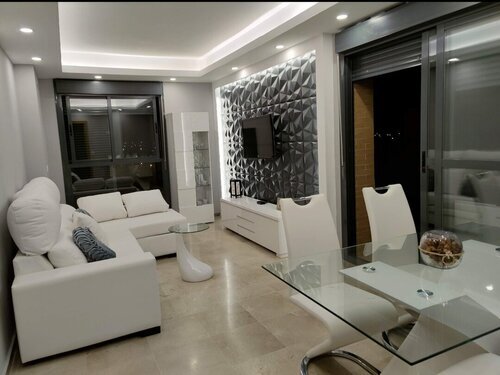 Se alquila habitación en ático