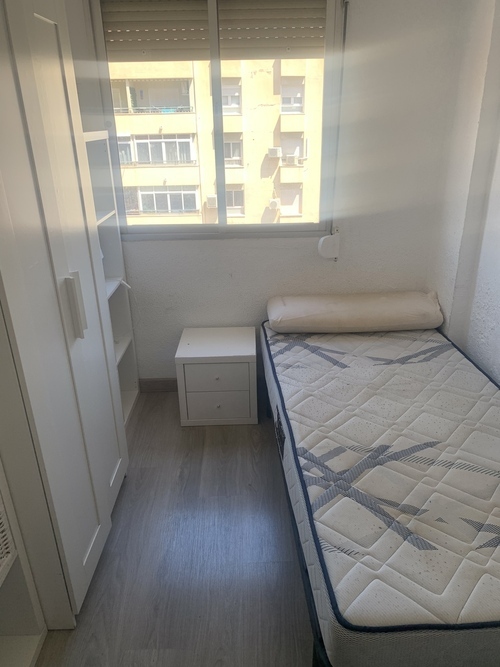 Habitación individual cerca del centro 