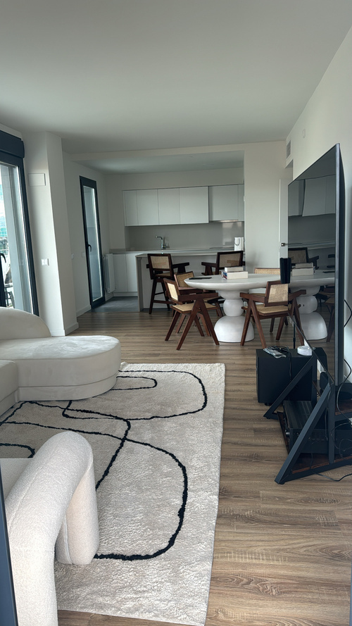 Alquiler de Habitación Doble Lujosa en Edificio Moderno