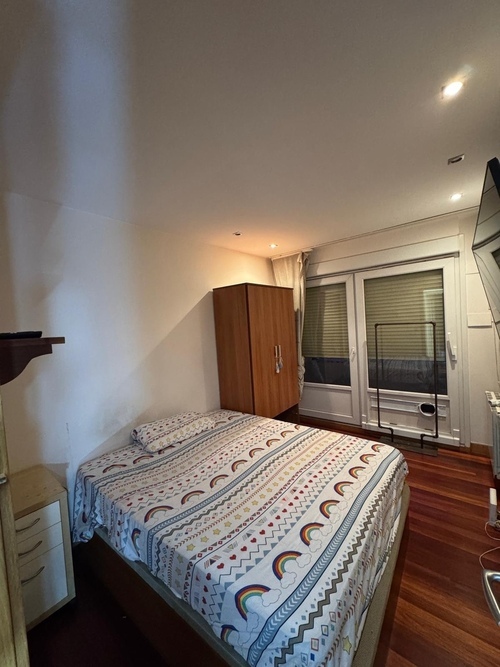 Habitación sin depósito, con balcón