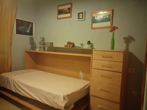 Habitacion grande y luminosa.