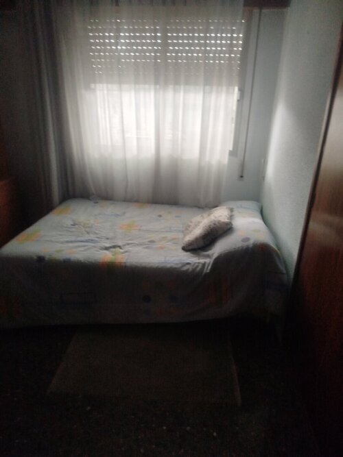 habitacion  luminosa  y confortabile